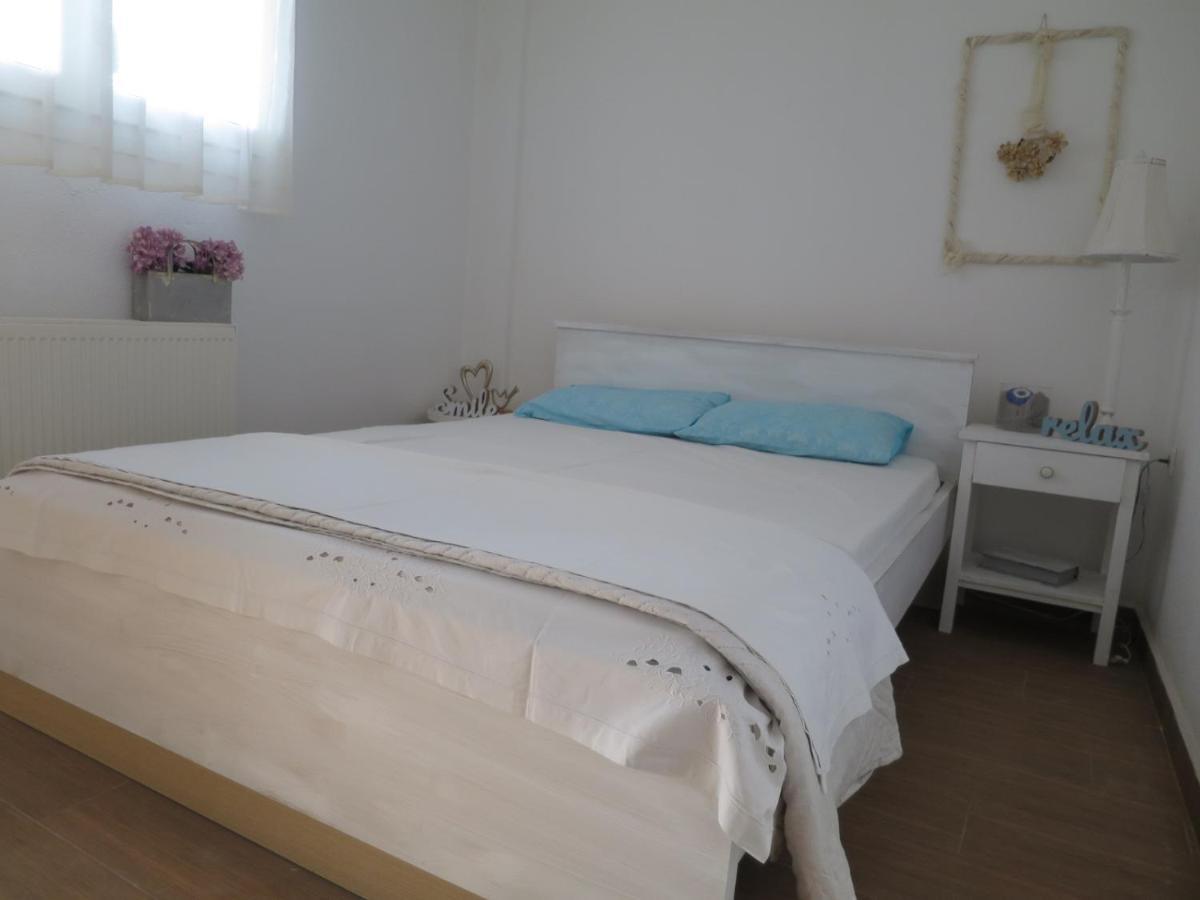 Guesthouse With Garden Komotini Exterior foto