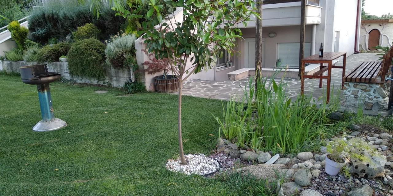 Guesthouse With Garden Komotini Exterior foto